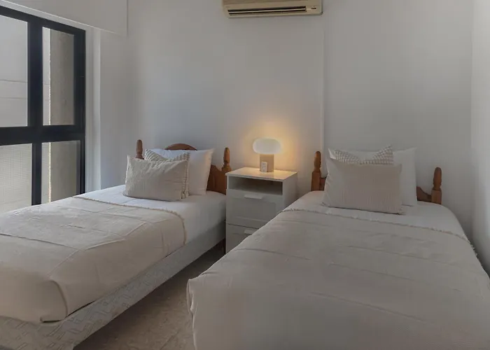 Phaedrus Living Seaview Phinikoudes Flat * Larnaca