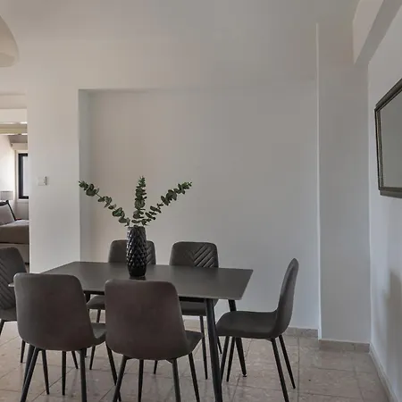 Phaedrus Living Seaview Phinikoudes Flat *