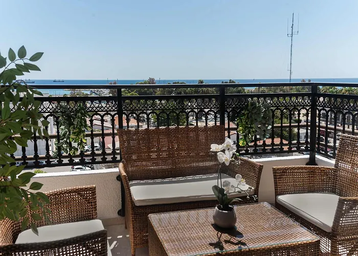 Phaedrus Living Seaview Phinikoudes Flat Apartman